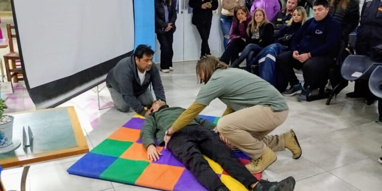 Con alto grado de participación se realizó el curso de Reanimación Cardiopulmonar en el Hospital de San Clemente del Tuyú