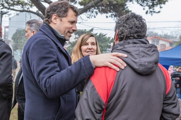 Día de la Independencia en La Costa: Juan llamó a defender la educación, el trabajo y la democracia