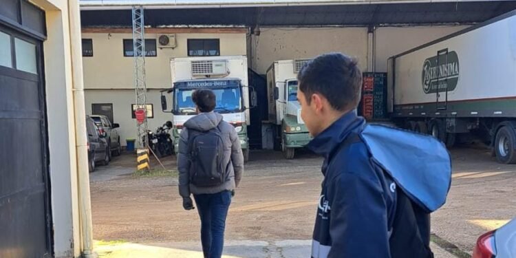 Visita práctica y educativa al depósito de una empresa láctea de alumnos de la especialidad “Tecnología de los alimentos”