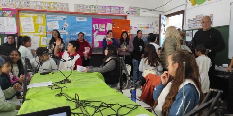 Más inclusión: Se suman nuevos grupos al Taller Municipal de Radio Escolar