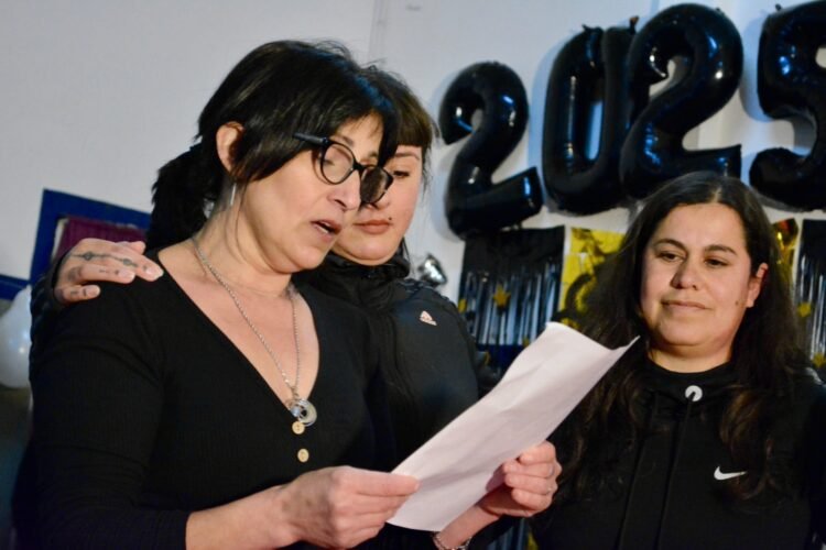 Entrega de diplomas del Plan Fines en Mar de Ajó: acompañamiento comunitario y nuevos sueños cumplidos