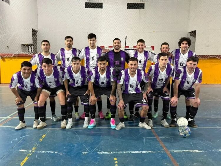 Jugó la selección de fútbol de La Costa, el Senior y el Futsal masculino y femenino