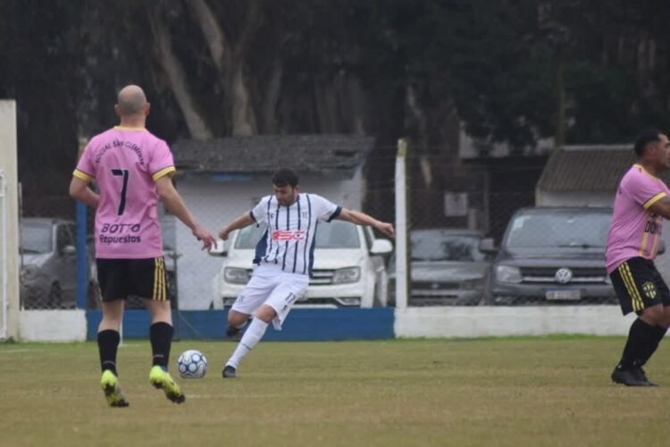 Jugó la selección de fútbol de La Costa, el Senior y el Futsal masculino y femenino