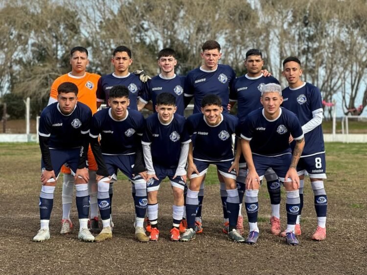 Jugó la selección de fútbol de La Costa, el Senior y el Futsal masculino y femenino