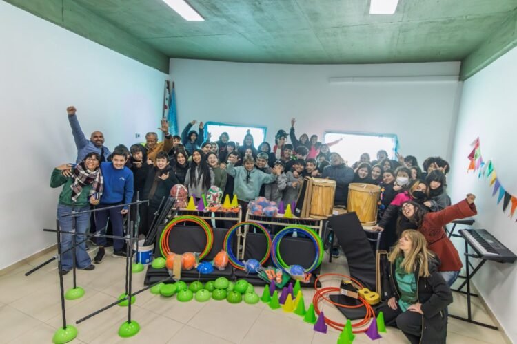 Ultiman detalles para la inauguración de nuevos espacios en la Escuela de Bellas Artes de Mar de Ajó