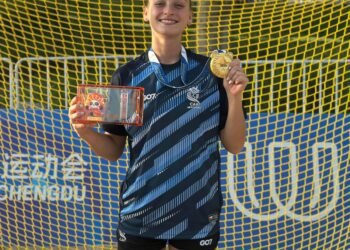 La atleta costera Giuliana Gamba, campeona en los World Games 2025 junto al seleccionado argentino de Beach Handball