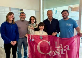 Reconocimiento a Clara Lagos: De La Costa al Seleccionado Argentino Junior y Campeona Nacional en Natación Adaptada