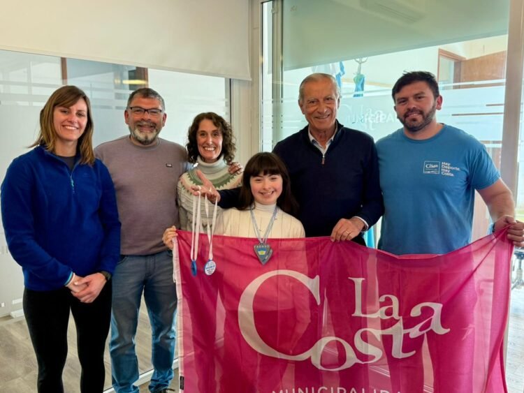 Reconocimiento a Clara Lagos: De La Costa al Seleccionado Argentino Junior y Campeona Nacional en Natación Adaptada