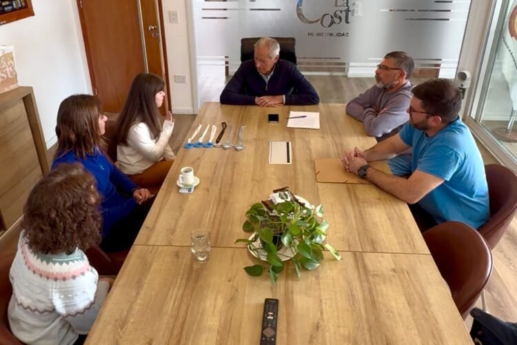 Reconocimiento a Clara Lagos: De La Costa al Seleccionado Argentino Junior y Campeona Nacional en Natación Adaptada