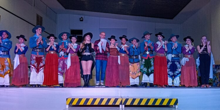 Velada artística en homenaje al Gral San Martín en Mar de Ajó