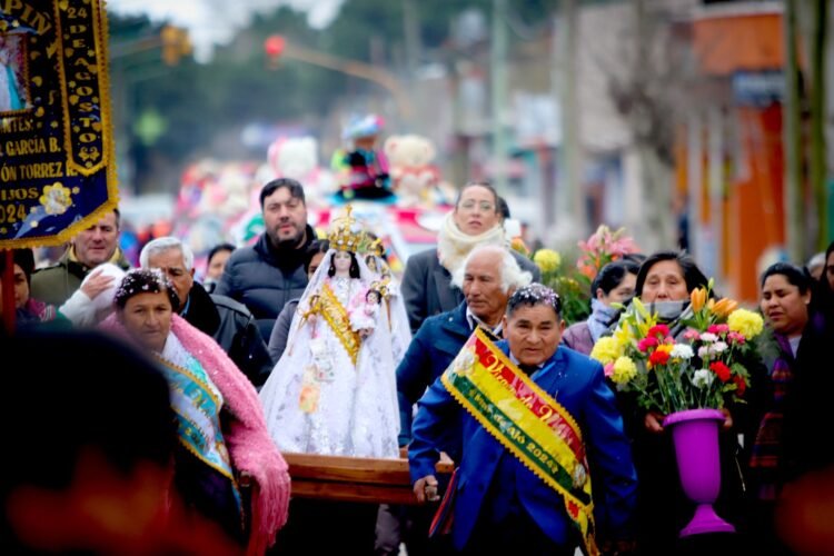 Celebración en honor a la Virgen de Urkupiña en Mar de Ajó Norte