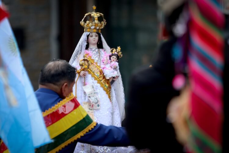 Celebración en honor a la Virgen de Urkupiña en Mar de Ajó Norte