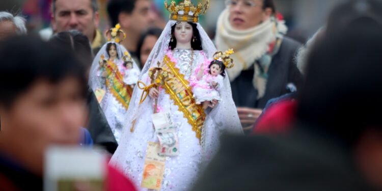 Celebración en honor a la Virgen de Urkupiña en Mar de Ajó Norte