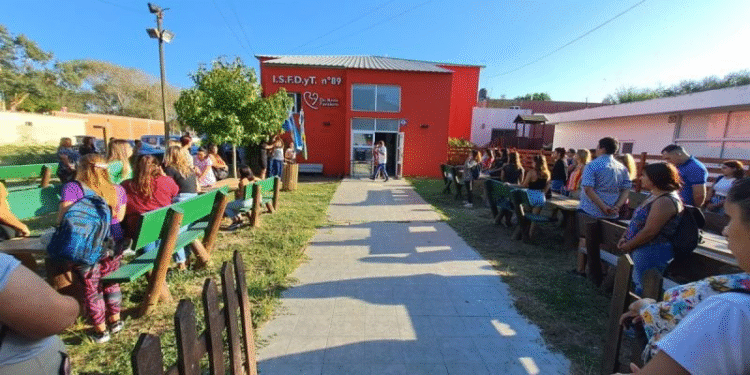 El Instituto Nº 89 “Dr. René Favaloro” celebrará la colación de nuevos profesionales en el Espacio Multicultural de Mar de Ajó
