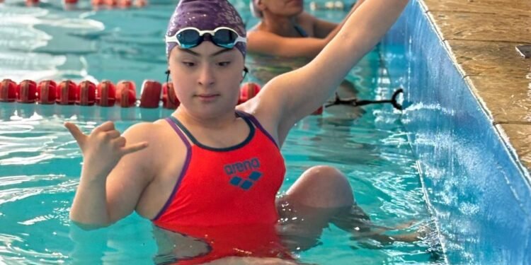La nadadora costera Clara Lagos consolida su posición como triple campeona nacional en Entre Ríos