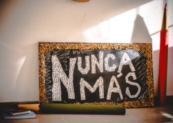 Santa Teresita vivió una multitudinaria y emotiva 11.ª edición de Mar de Lápices