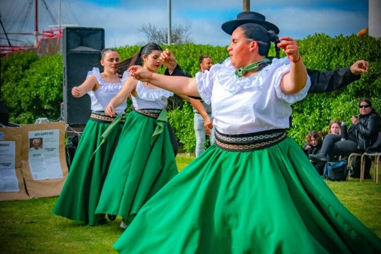 Santa Teresita vivió una multitudinaria y emotiva 11.ª edición de Mar de Lápices