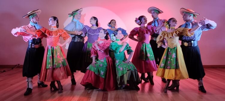 Antes de su gira internacional, el Ballet de La Costa se presenta en Mar de Ajó