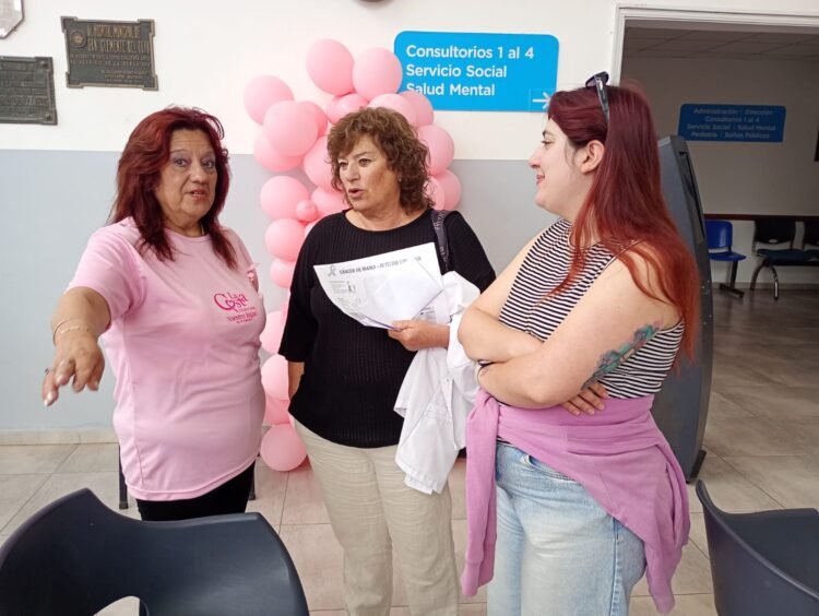 Octubre Rosa: Charla preventiva sobre cáncer de mama en el Hospital de San Clemente del Tuyú