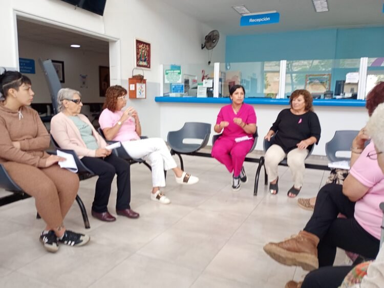Octubre Rosa: Charla preventiva sobre cáncer de mama en el Hospital de San Clemente del Tuyú