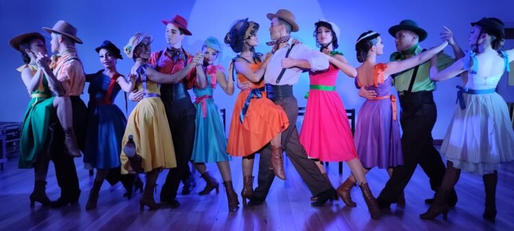 Antes de su gira internacional, el Ballet de La Costa se presenta en Mar de Ajó