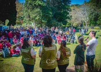 El Programa de Jura Ambiental finalizó una nueva edición con una fuerte participación de escuelas y organizaciones del distrito, en una propuesta que promueve el compromiso ambiental de las juventudes y de toda la comunidad.