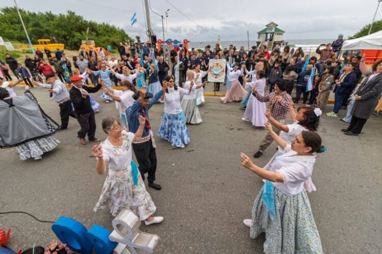 Mar del Tuyú celebró 80 años de historia junto a su comunidad