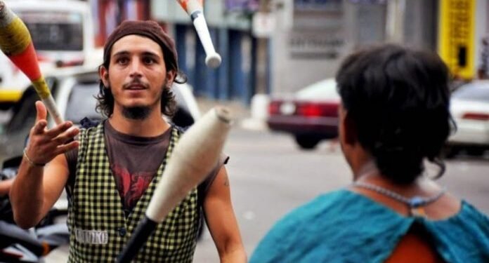 Está abierta la inscripción para artistas callejeros de la temporada 2026 en La Costa