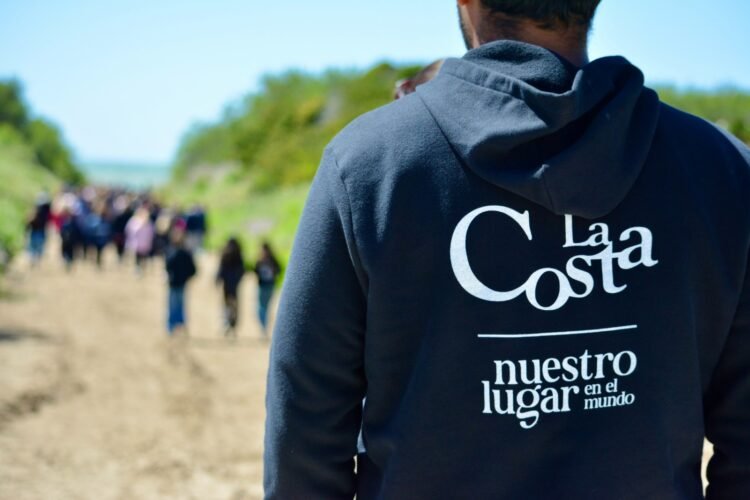 Mar de Ajó celebró la última correcaminata de Octubre Rosa en apoyo a la lucha contra el cáncer de mama