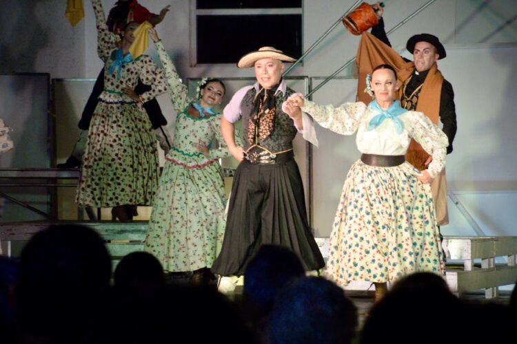 Antes de su gira internacional, el Ballet de La Costa se presenta en Mar de Ajó