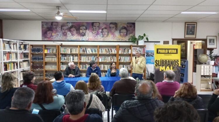 El periodista Pablo Vera presenta su libro “Líbranos del mal” en la Universidad Atlántida Argentina