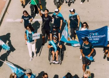 Iván Rohr representa a La Costa y a la Argentina en el Mundial de Surf Adaptado en California