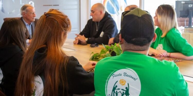 El Intendente recibió a la nueva comisión de la Fiesta Nacional del Sol y la Familia