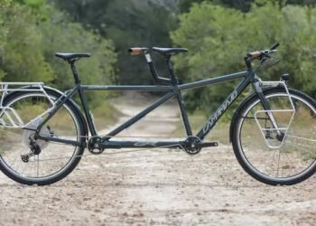 Pedaleamos juntos: demostración y práctica de bicicletas tándem en San Clemente del Tuyú