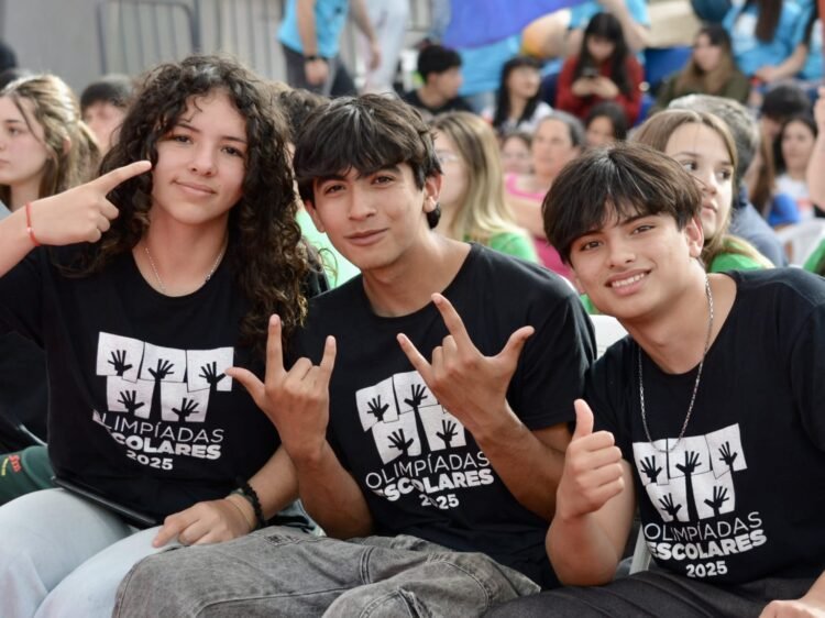 Juan de Jesús acompañó a estudiantes secundarios en la final de Olimpiadas Escolares 2025