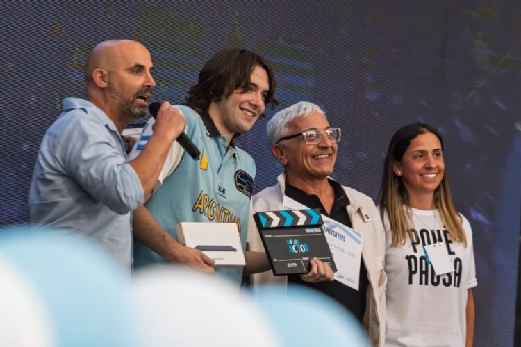 La final de Poné Pausa reunió a cientos de jóvenes en el Estadio de La Costa