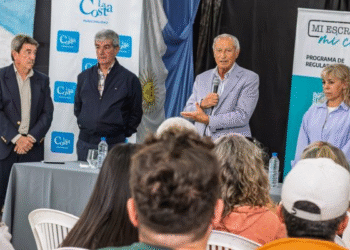 Familias costeras firmaron más de 70 escrituras sociales en San Clemente