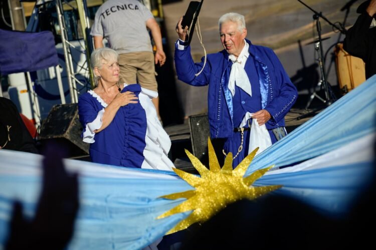 Mar de Ajó celebró sus 90 años con homenaje a sus pioneros y una fiesta popular