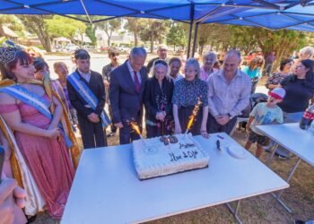 Mar de Ajó celebró sus 90 años con homenaje a sus pioneros y una fiesta popular