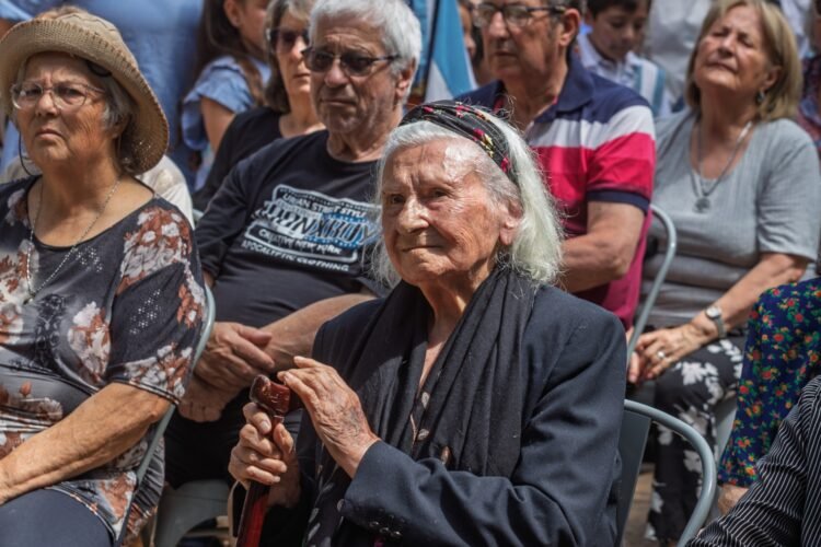 Mar de Ajó celebró sus 90 años con homenaje a sus pioneros y una fiesta popular