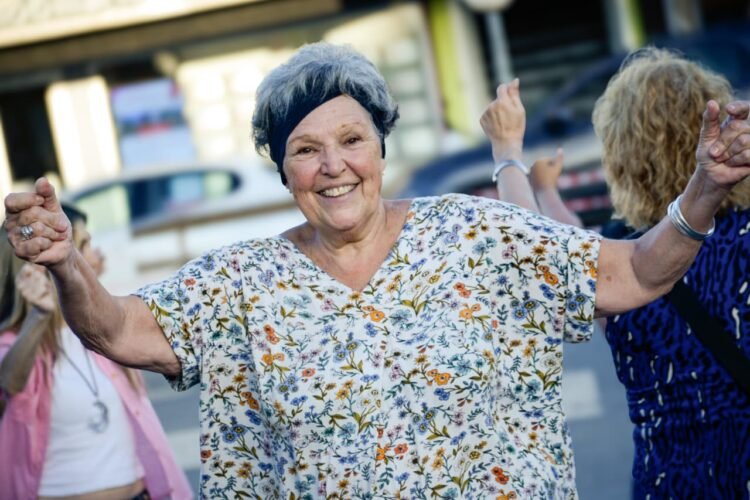 Mar de Ajó celebró sus 90 años con homenaje a sus pioneros y una fiesta popular