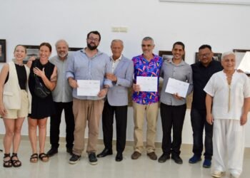 Se entregaron los diplomas a la primera camada de egresados de la UNA en La Costa