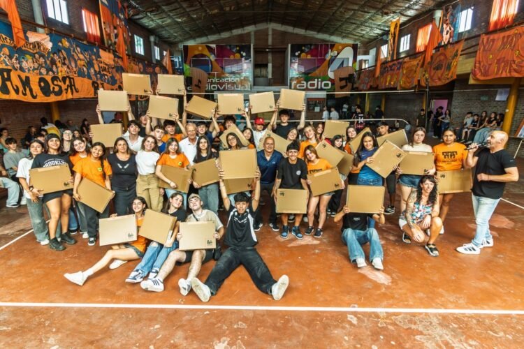 Se entregaron los premios a estudiantes ganadores de Poné Pausa y Olimpíadas Escolares 2025
