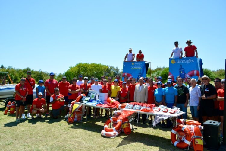 Entrega de equipamiento para fortalecer el operativo de seguridad en playas del Partido de La Costa