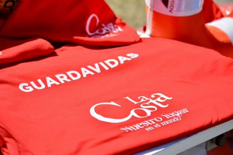 Entrega de equipamiento para fortalecer el operativo de seguridad en playas del Partido de La Costa