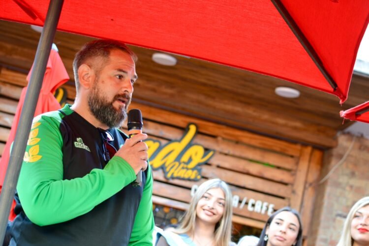 Con un emotivo acto en la Vereda Alta, San Bernardo celebró 82 años de historiaCon un emotivo acto en la Vereda Alta, San Bernardo celebró 82 años de historia