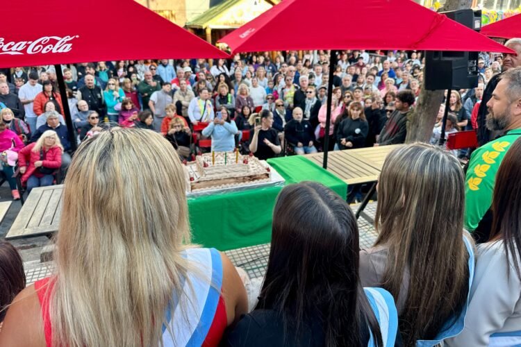 Con un emotivo acto en la Vereda Alta, San Bernardo celebró 82 años de historiaCon un emotivo acto en la Vereda Alta, San Bernardo celebró 82 años de historia