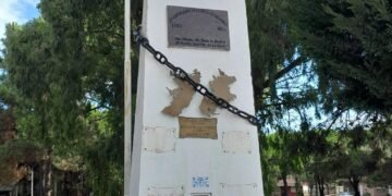 Repudio y denuncia por vandalismo al Monumento a los Combatientes en la Plaza Islas Malvinas