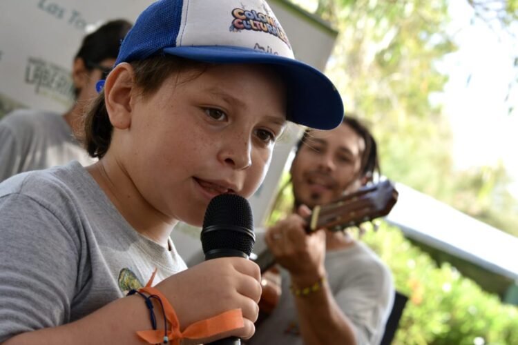 Chicos y chicas de las Colonias Culturales de Verano se reunieron en el Parque Laberinto Las Toninas