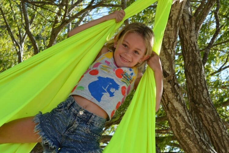 Chicos y chicas de las Colonias Culturales de Verano se reunieron en el Parque Laberinto Las Toninas